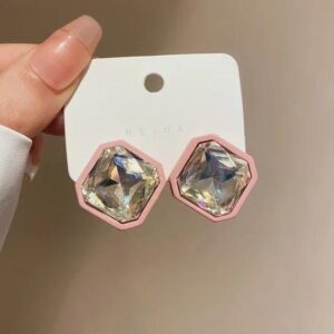 FUSSION STUDS